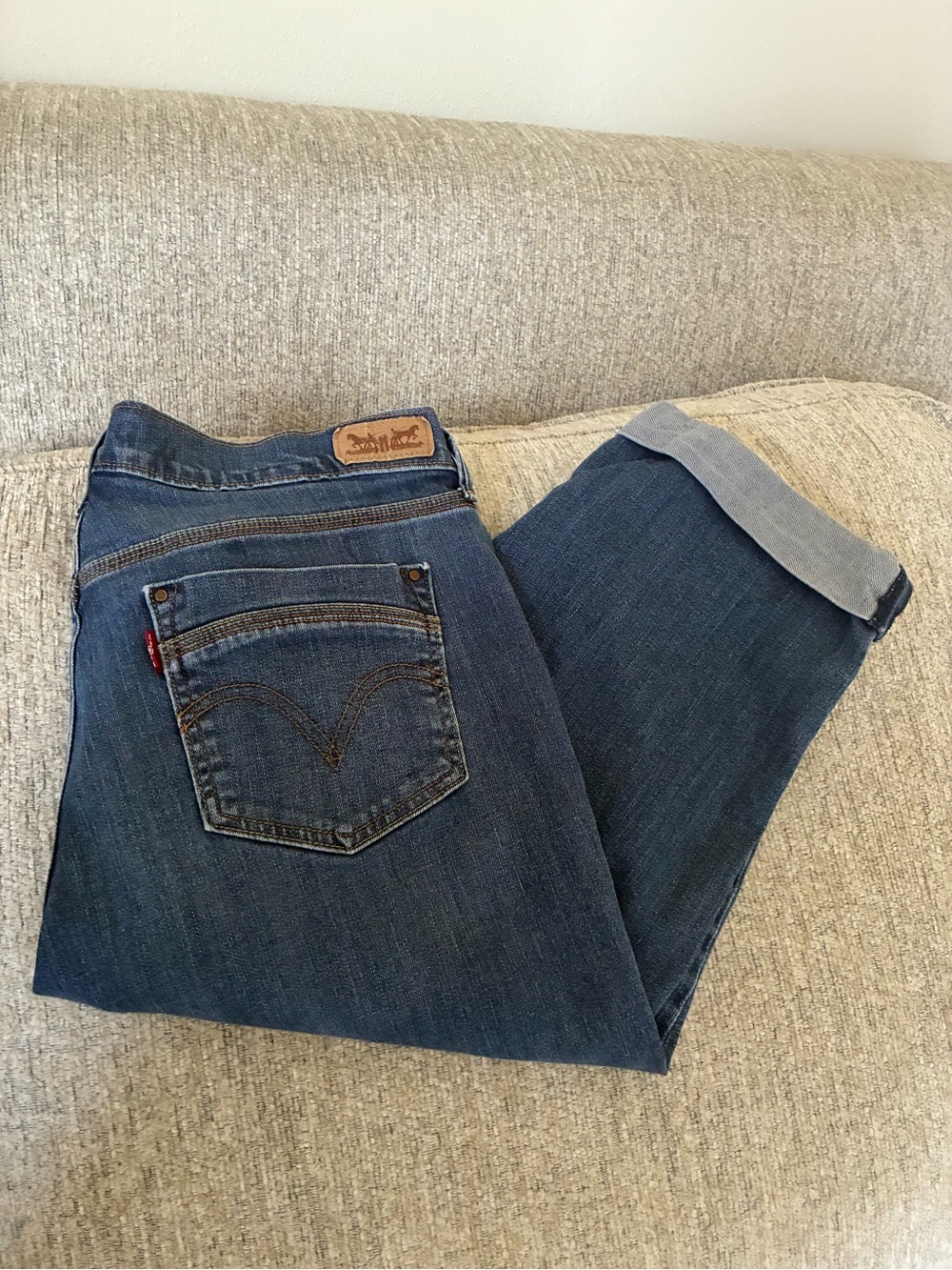 Levi's Blue Women's Straight-Leg Capris